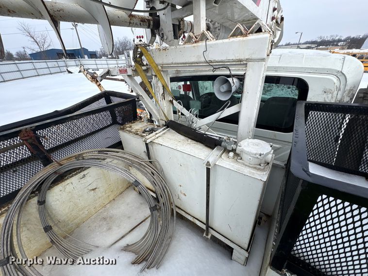 image for item YA2173 2019 International 7300 digger derrick truck