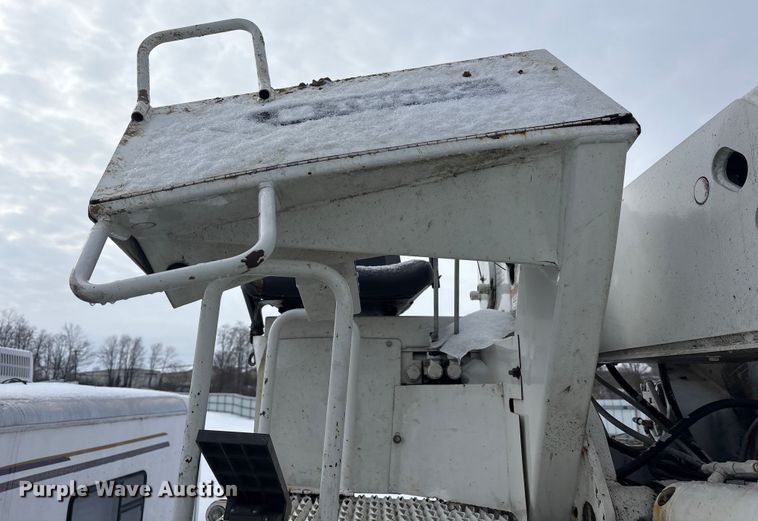 image for item YA2173 2019 International 7300 digger derrick truck