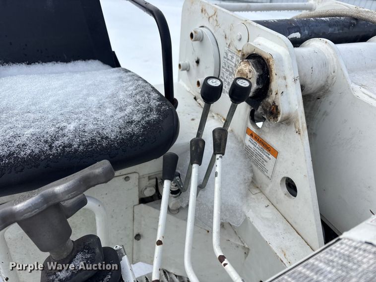 image for item YA2173 2019 International 7300 digger derrick truck