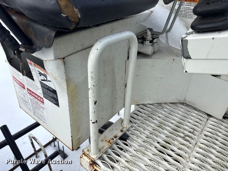 image for item YA2173 2019 International 7300 digger derrick truck