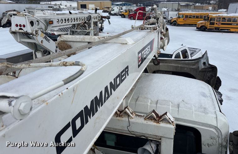 image for item YA2173 2019 International 7300 digger derrick truck