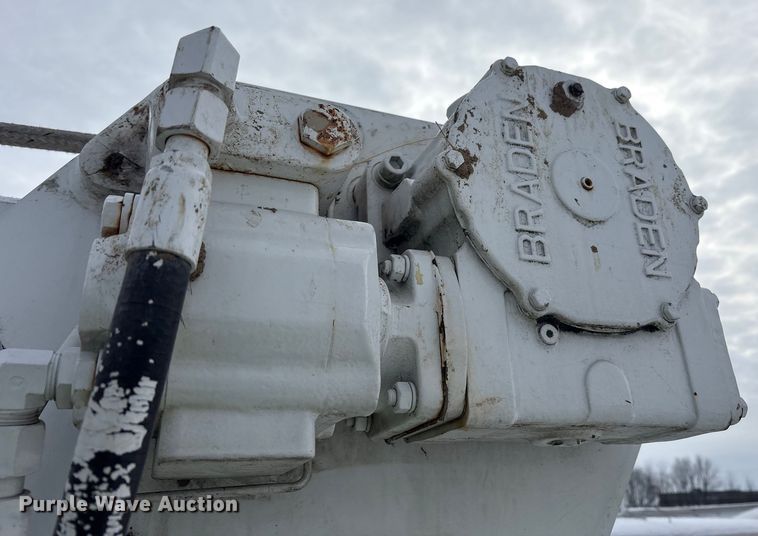 image for item YA2173 2019 International 7300 digger derrick truck