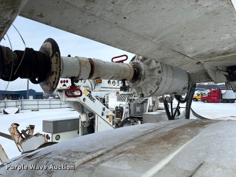 image for item YA2173 2019 International 7300 digger derrick truck