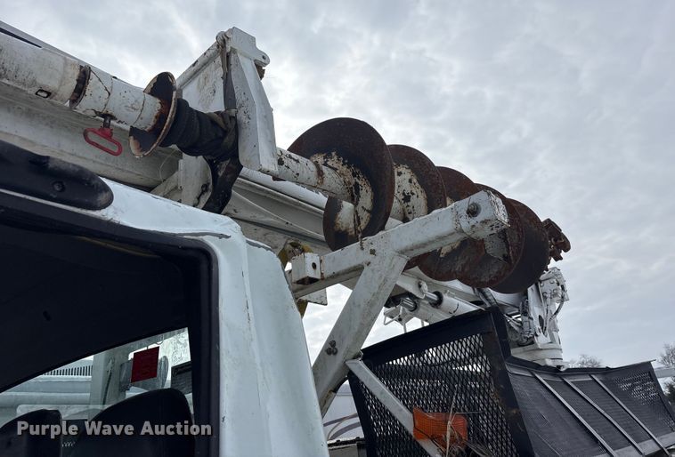 image for item YA2173 2019 International 7300 digger derrick truck