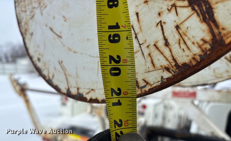 image for item YA2173 2019 International 7300 digger derrick truck