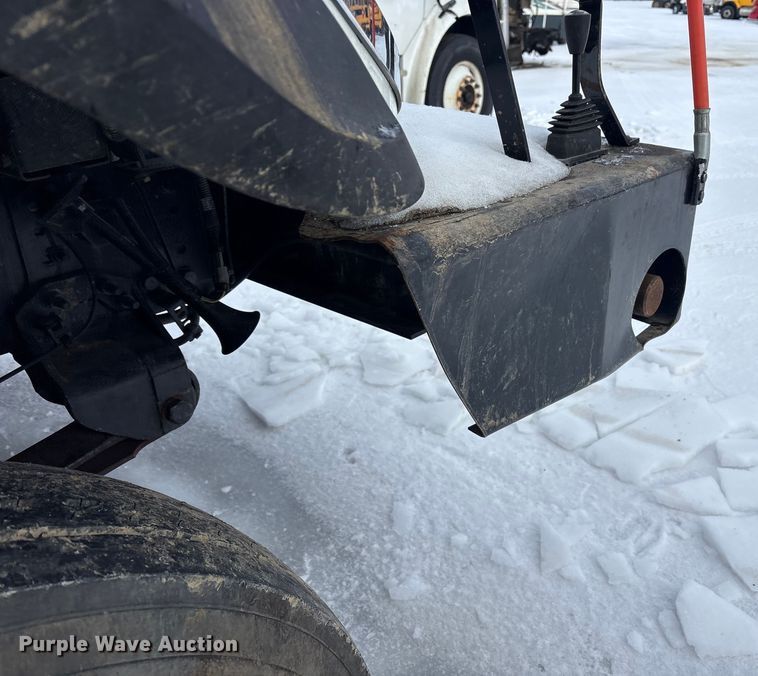 image for item YA2173 2019 International 7300 digger derrick truck