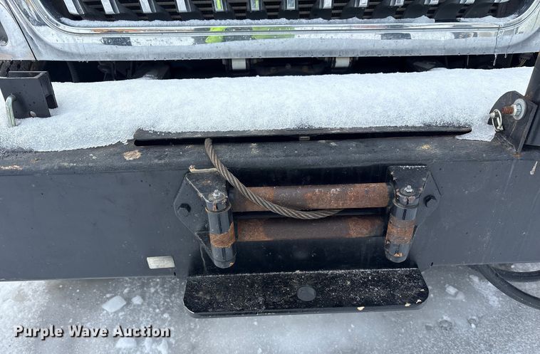 image for item YA2173 2019 International 7300 digger derrick truck