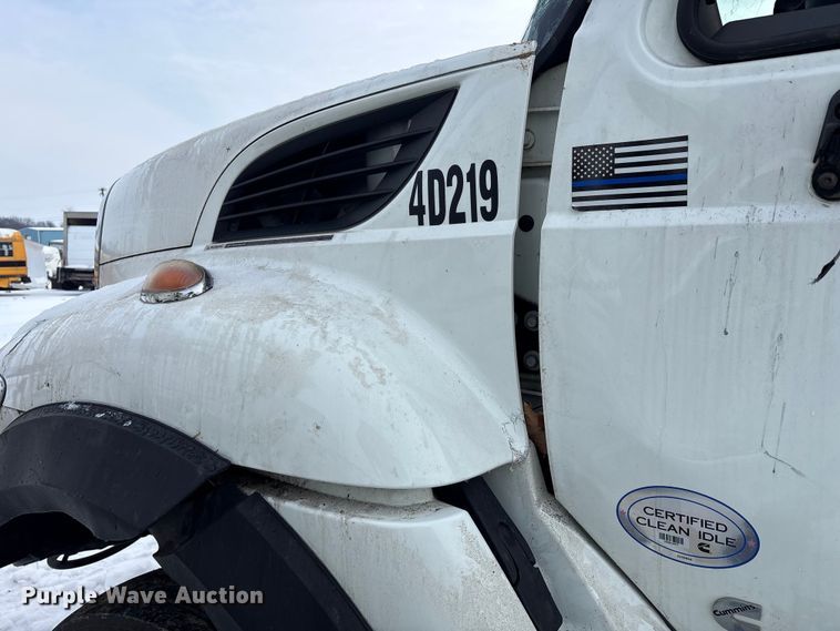 image for item YA2173 2019 International 7300 digger derrick truck