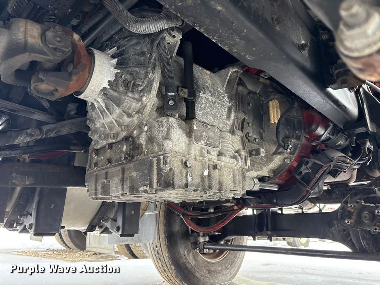 image for item YA2173 2019 International 7300 digger derrick truck