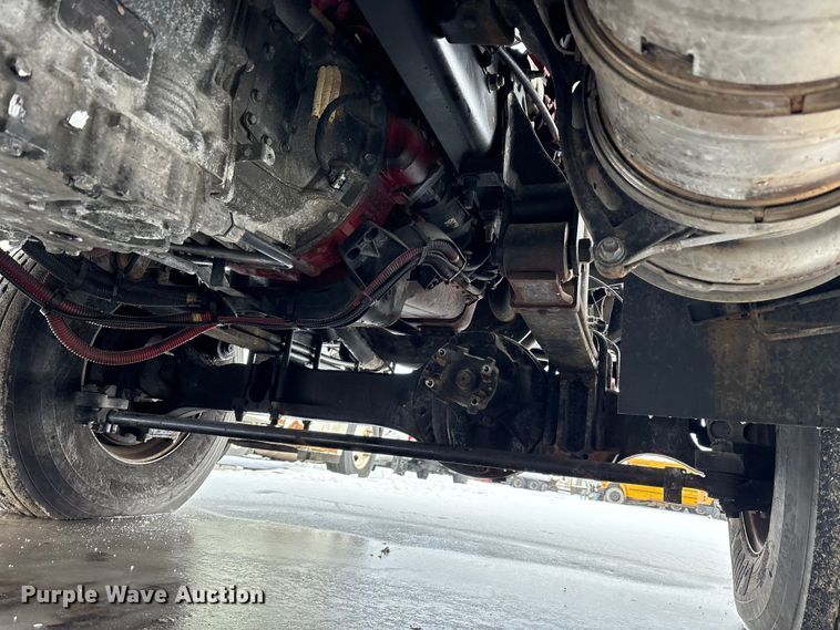 image for item YA2173 2019 International 7300 digger derrick truck