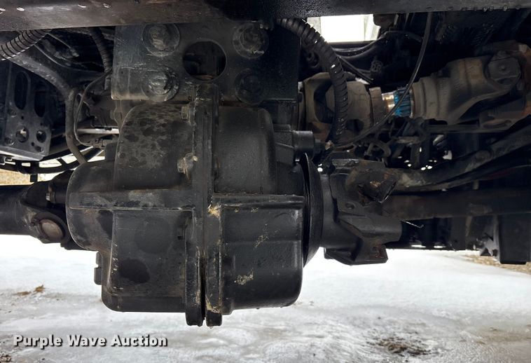 image for item YA2173 2019 International 7300 digger derrick truck