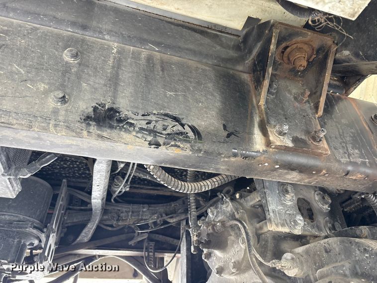 image for item YA2173 2019 International 7300 digger derrick truck