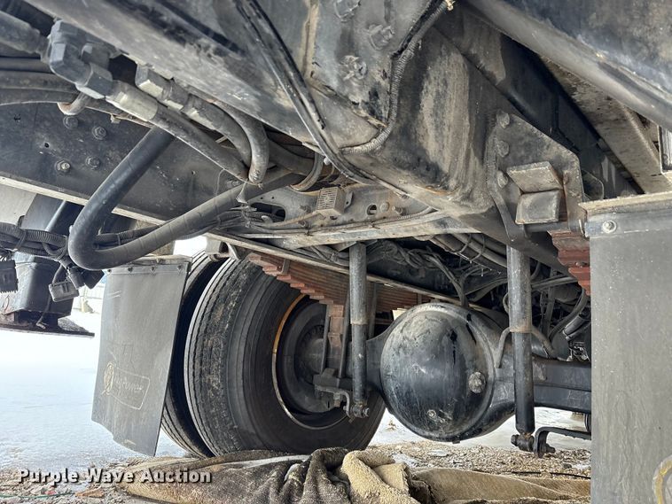 image for item YA2173 2019 International 7300 digger derrick truck