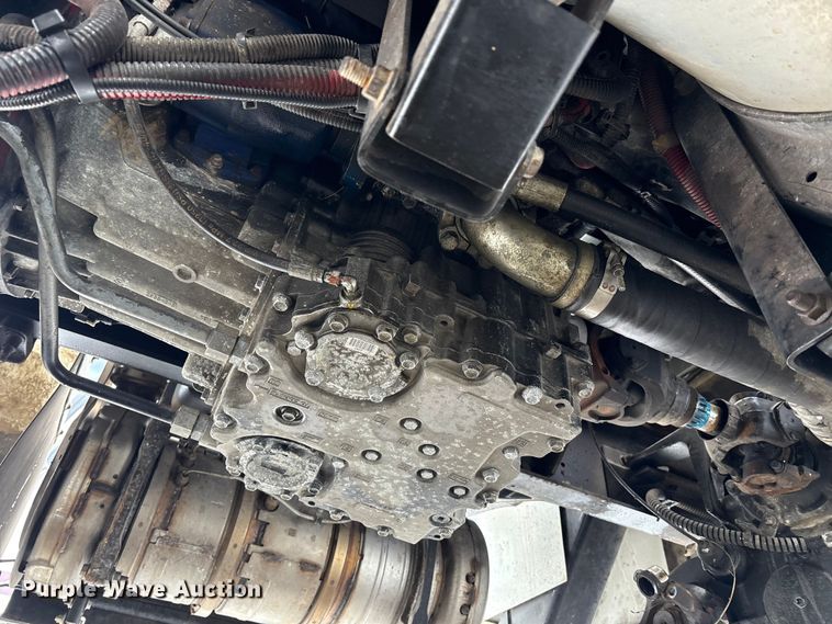 image for item YA2173 2019 International 7300 digger derrick truck