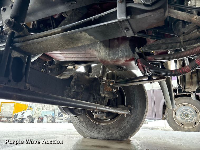 image for item YA2173 2019 International 7300 digger derrick truck