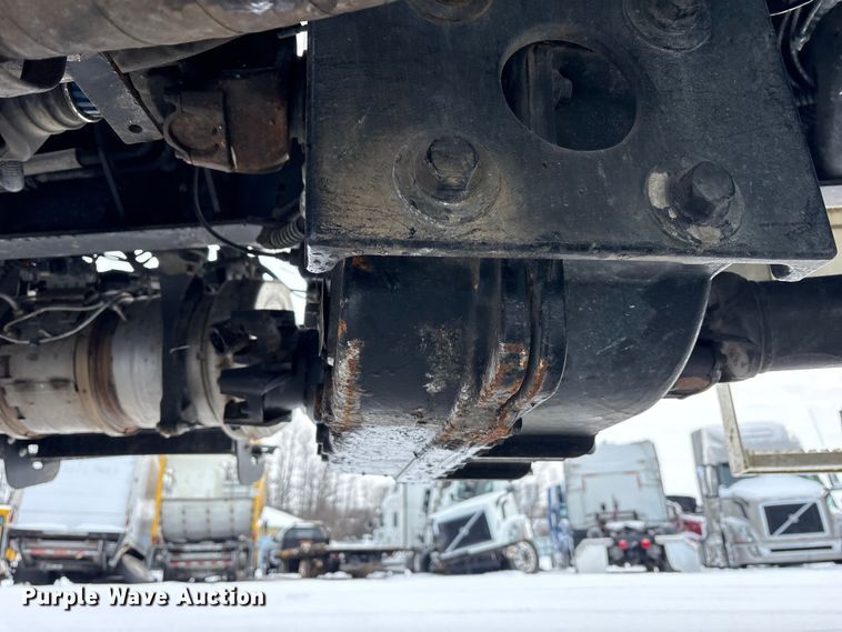 image for item YA2173 2019 International 7300 digger derrick truck