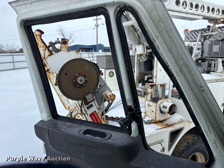 image for item YA2173 2019 International 7300 digger derrick truck