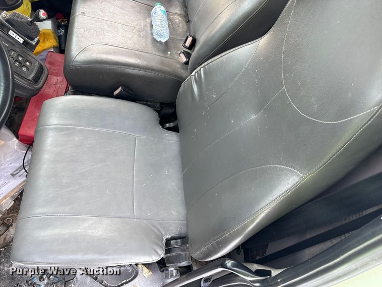 image for item YA2173 2019 International 7300 digger derrick truck