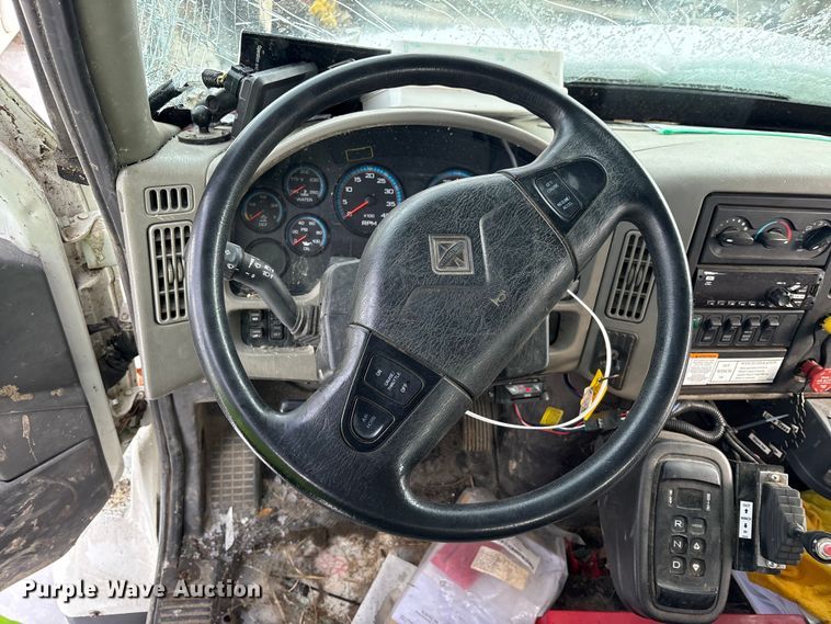 image for item YA2173 2019 International 7300 digger derrick truck