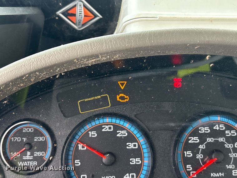 image for item YA2173 2019 International 7300 digger derrick truck