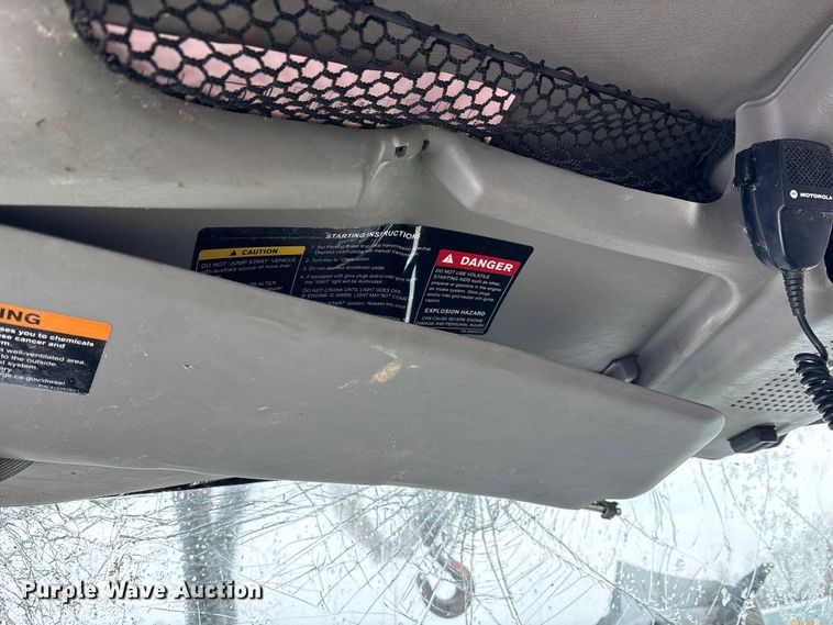 image for item YA2173 2019 International 7300 digger derrick truck