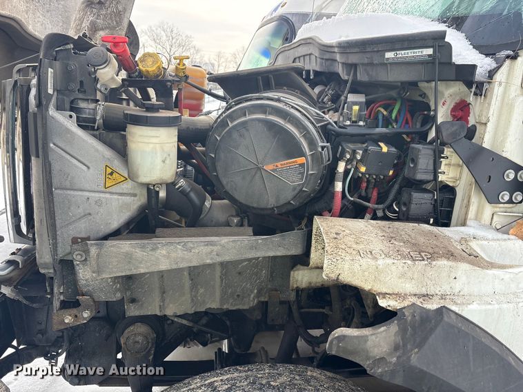 image for item YA2173 2019 International 7300 digger derrick truck