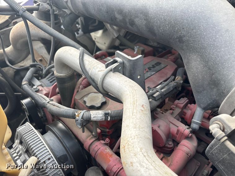 image for item YA2173 2019 International 7300 digger derrick truck