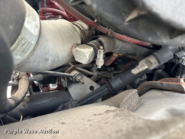 image for item YA2173 2019 International 7300 digger derrick truck