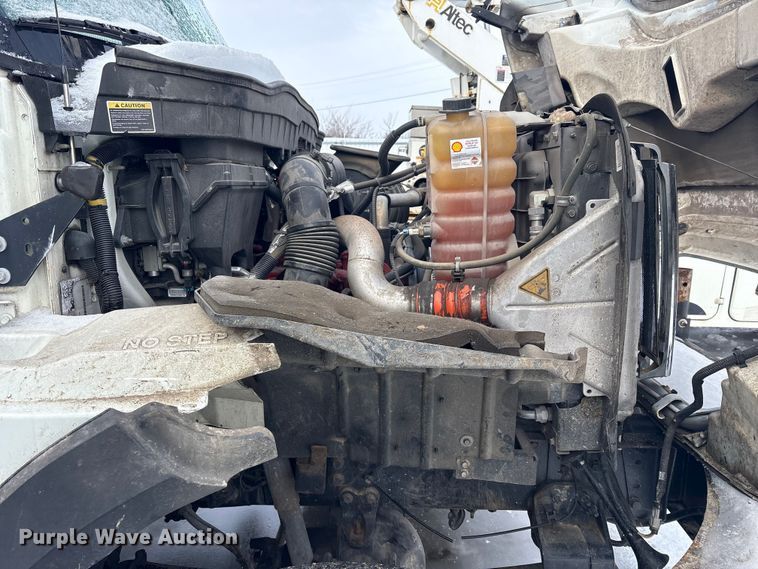 image for item YA2173 2019 International 7300 digger derrick truck