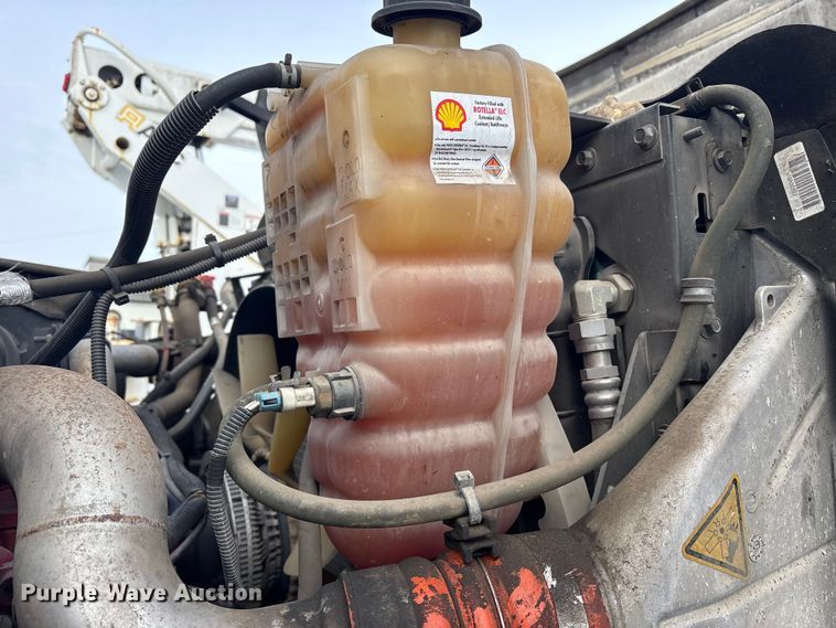 image for item YA2173 2019 International 7300 digger derrick truck