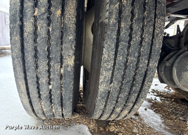 image for item YA2173 2019 International 7300 digger derrick truck