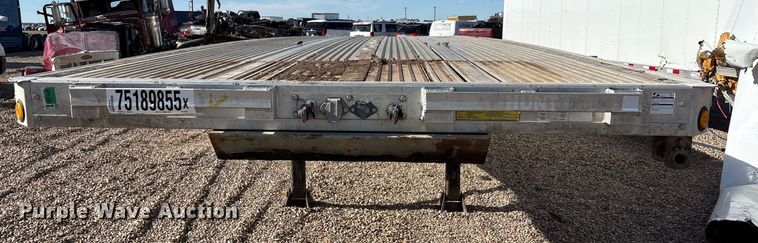 image for item YA2177 2014 Reitnouer Reitnouer Inc flatbed trailer