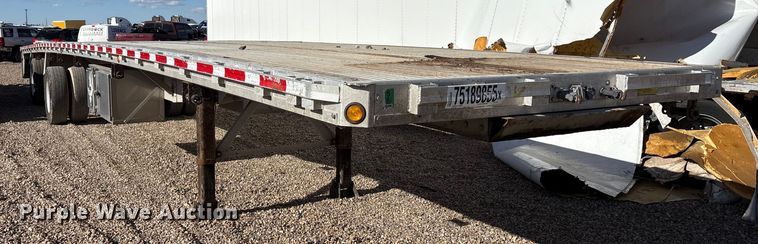 image for item YA2177 2014 Reitnouer Reitnouer Inc flatbed trailer