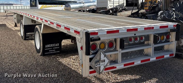 image for item YA2177 2014 Reitnouer Reitnouer Inc flatbed trailer