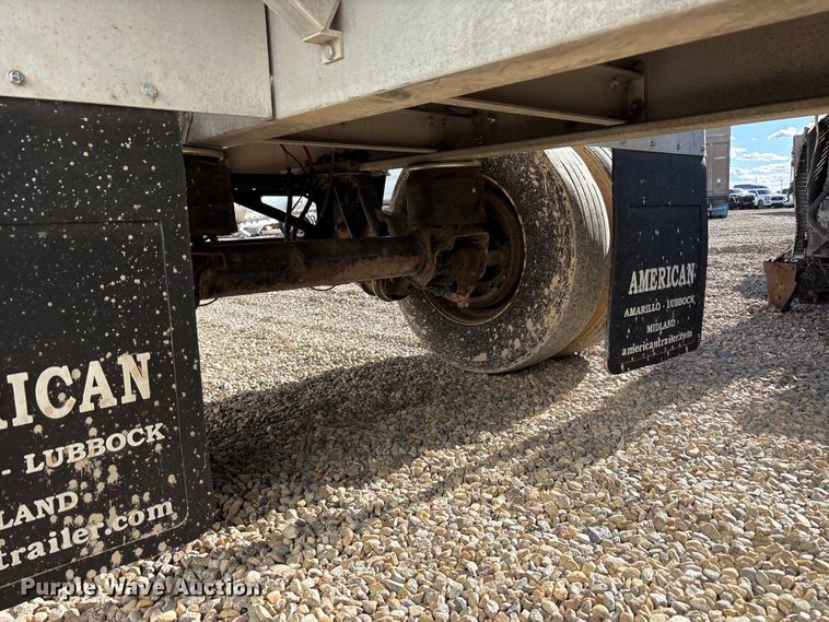 image for item YA2177 2014 Reitnouer Reitnouer Inc flatbed trailer