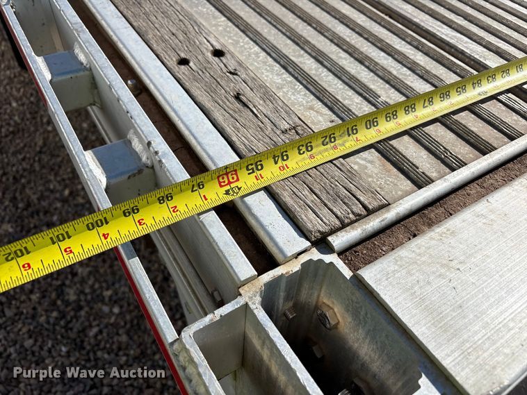 image for item YA2177 2014 Reitnouer Reitnouer Inc flatbed trailer