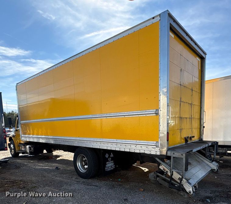 image for item YA2245 2019 Freightliner Business Class M2 box truck
