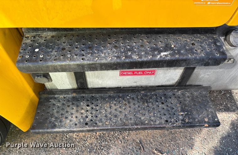 image for item YA2245 2019 Freightliner Business Class M2 box truck