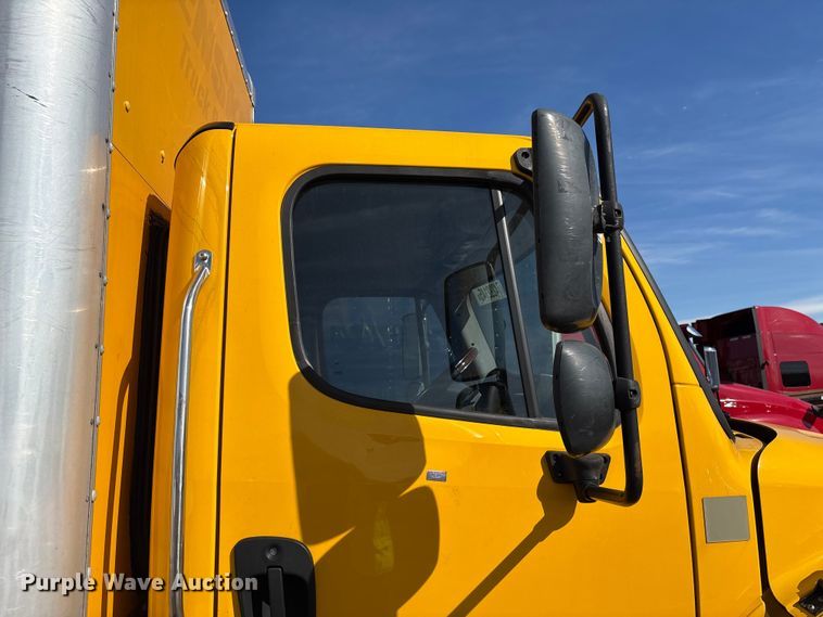 image for item YA2245 2019 Freightliner Business Class M2 box truck