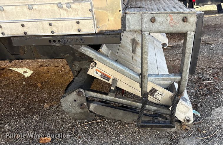 image for item YA2245 2019 Freightliner Business Class M2 box truck