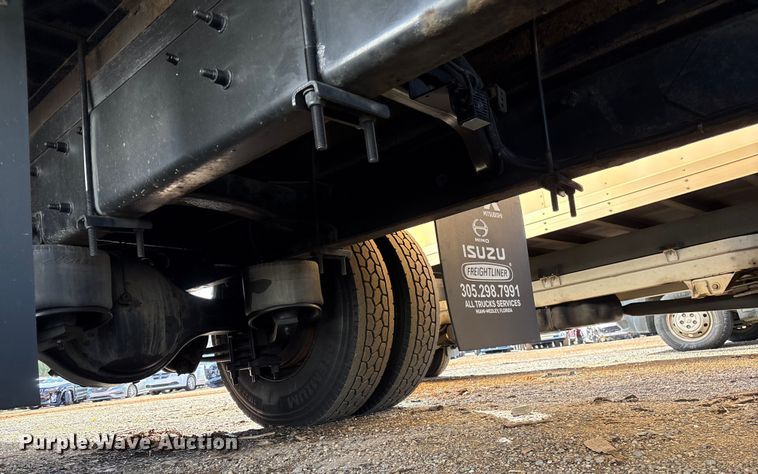 image for item YA2245 2019 Freightliner Business Class M2 box truck