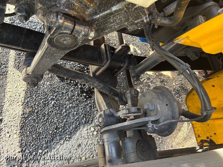 image for item YA2245 2019 Freightliner Business Class M2 box truck