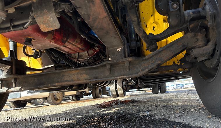 image for item YA2245 2019 Freightliner Business Class M2 box truck