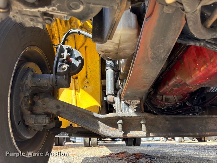 image for item YA2245 2019 Freightliner Business Class M2 box truck