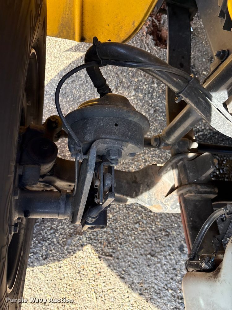 image for item YA2245 2019 Freightliner Business Class M2 box truck