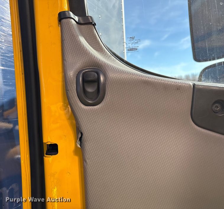 image for item YA2245 2019 Freightliner Business Class M2 box truck