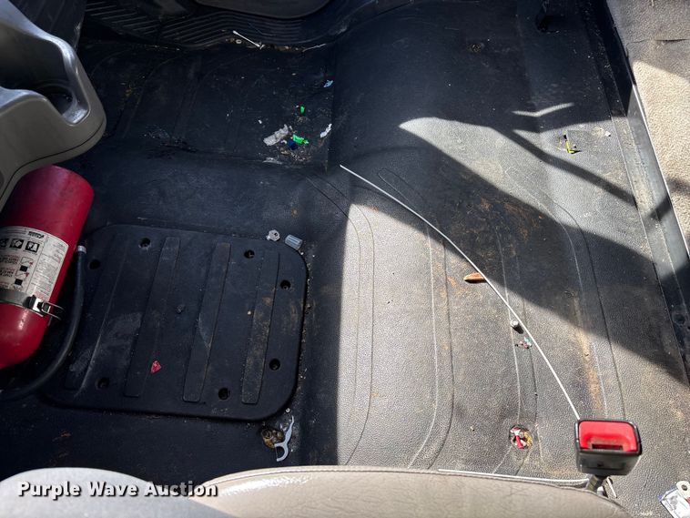 image for item YA2245 2019 Freightliner Business Class M2 box truck