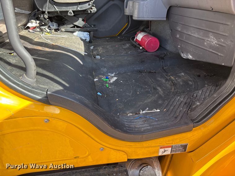 image for item YA2245 2019 Freightliner Business Class M2 box truck