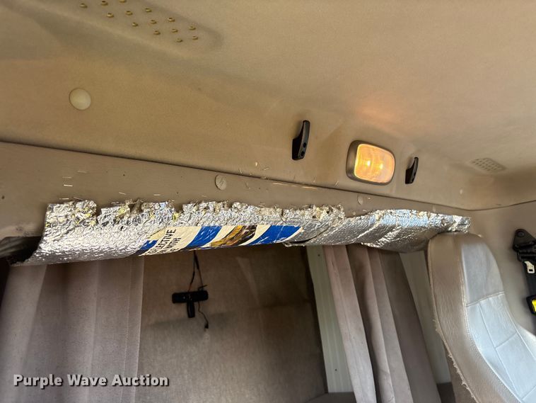 image for item YA2245 2019 Freightliner Business Class M2 box truck