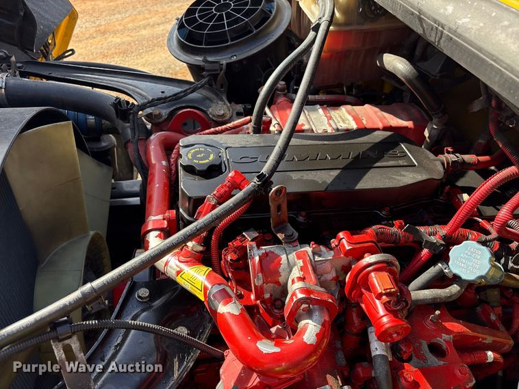 image for item YA2245 2019 Freightliner Business Class M2 box truck